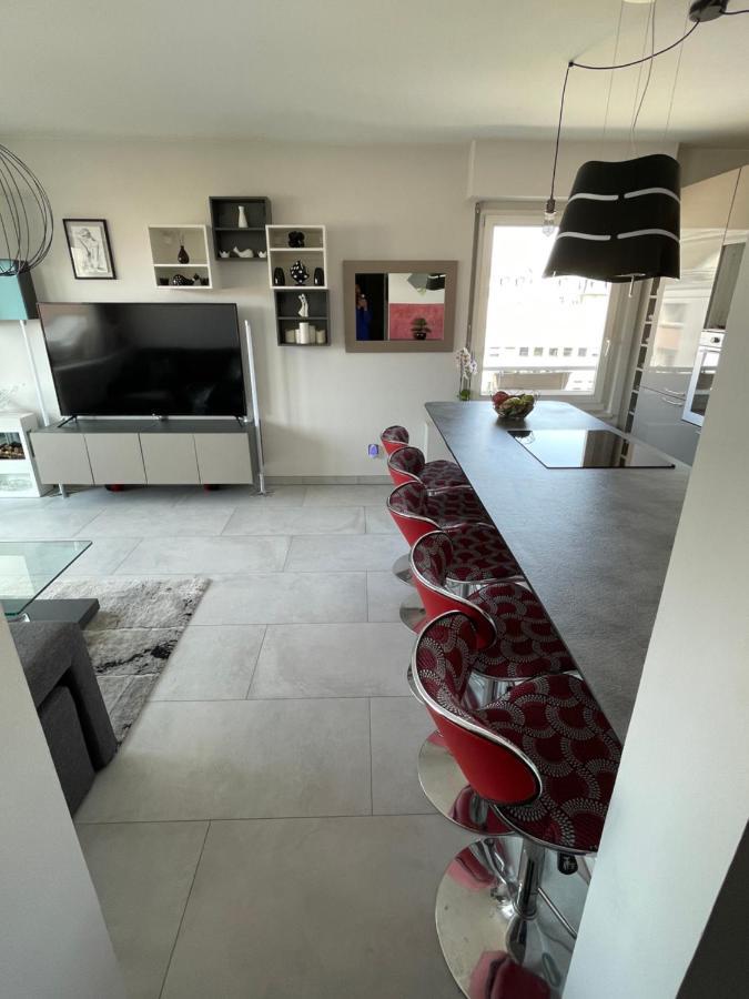 Guest Room "We Are With You In This Flat" Strasbourg Bagian luar foto