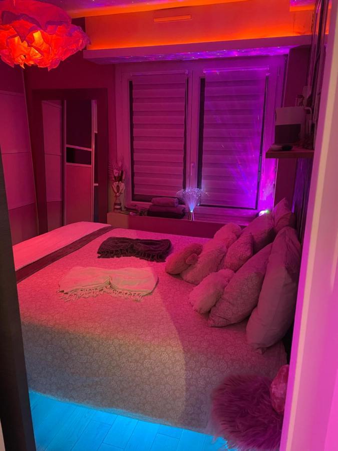 Guest Room "We Are With You In This Flat" Strasbourg Bagian luar foto